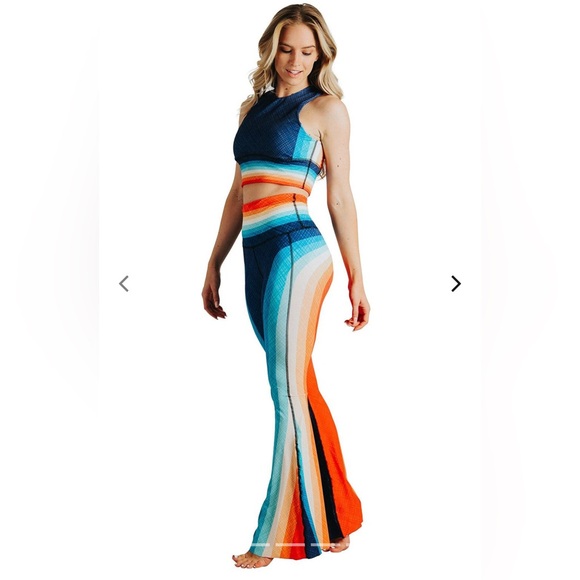 Yoga Democracy Original Bell Bottom - Retro Rainbow Size Large - Picture 2 of 7